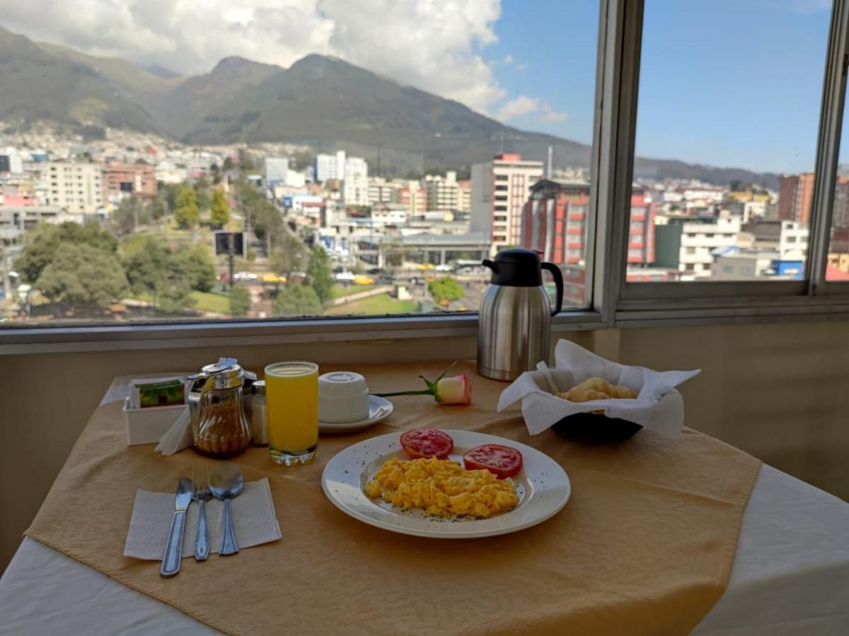 Val Hotel Santamaria Quito Bagian luar foto