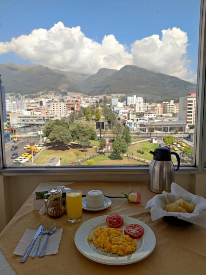 Val Hotel Santamaria Quito Bagian luar foto