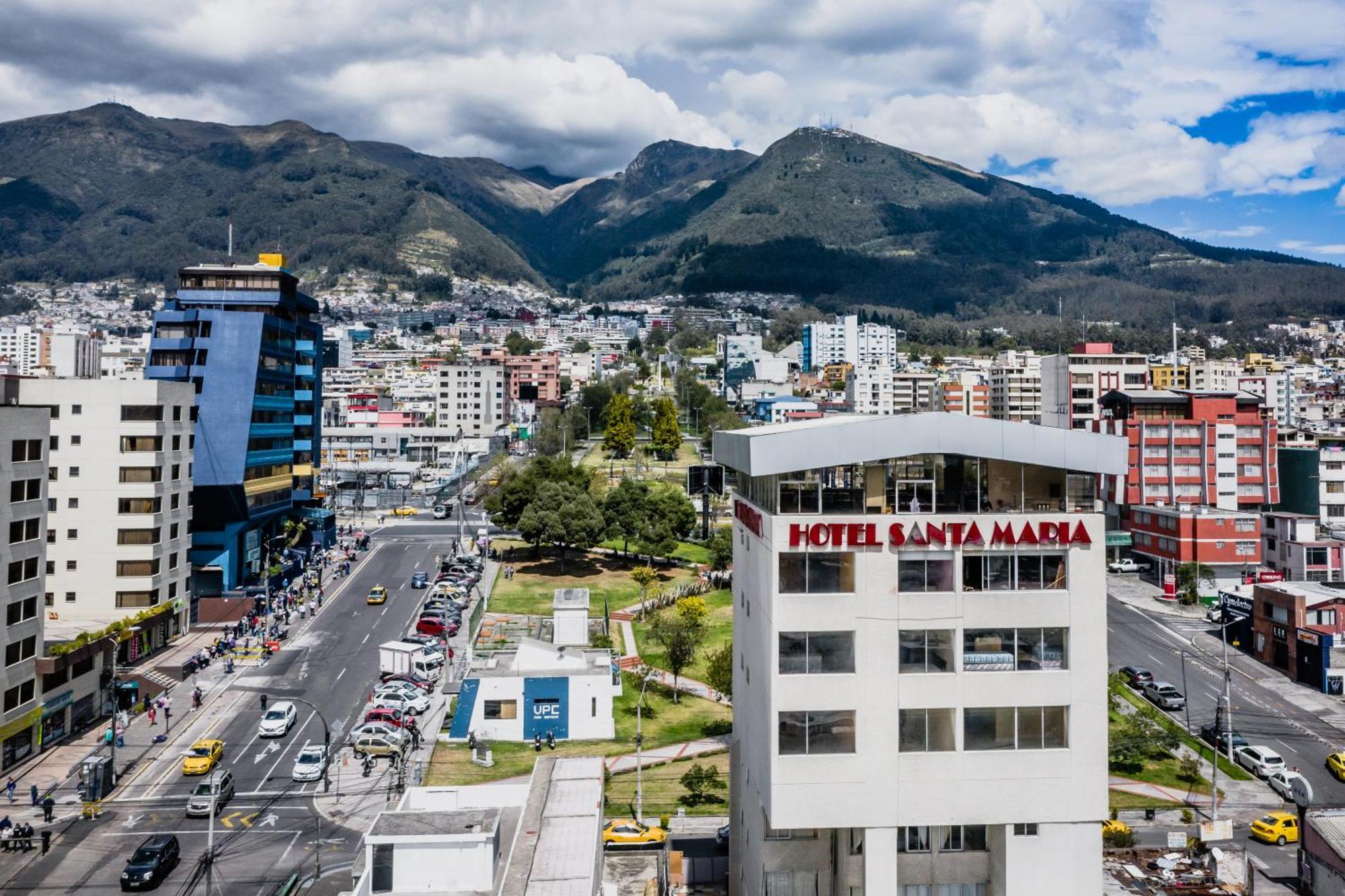 Val Hotel Santamaria Quito Bagian luar foto